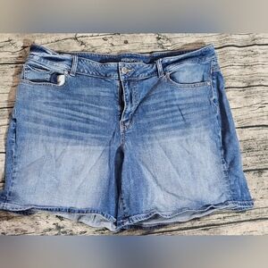 Maurices mid length denim shorts